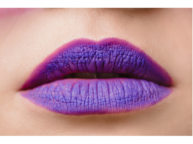 紫の唇
